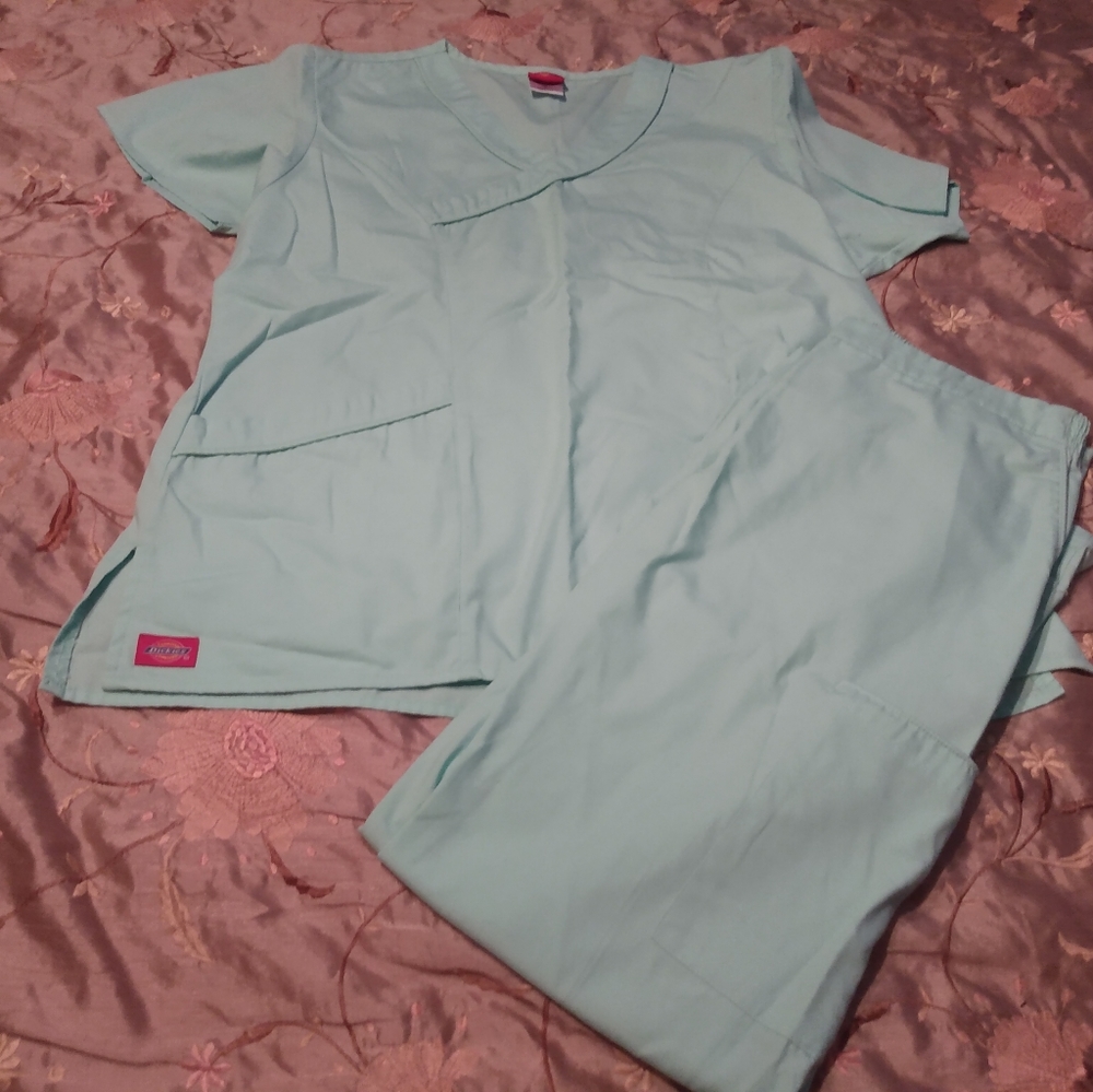 Women's Scrub Set Size Medium Dickies